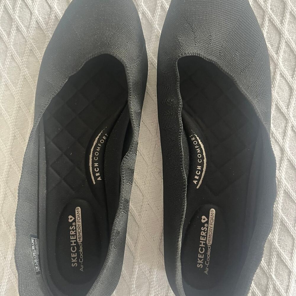 Women’s Skechers black comfort flats size 9